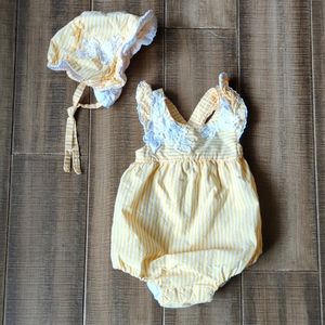 One Piece Bubble/Romper with Ruffles & Lace + Matching Bonnet / 3-6mth